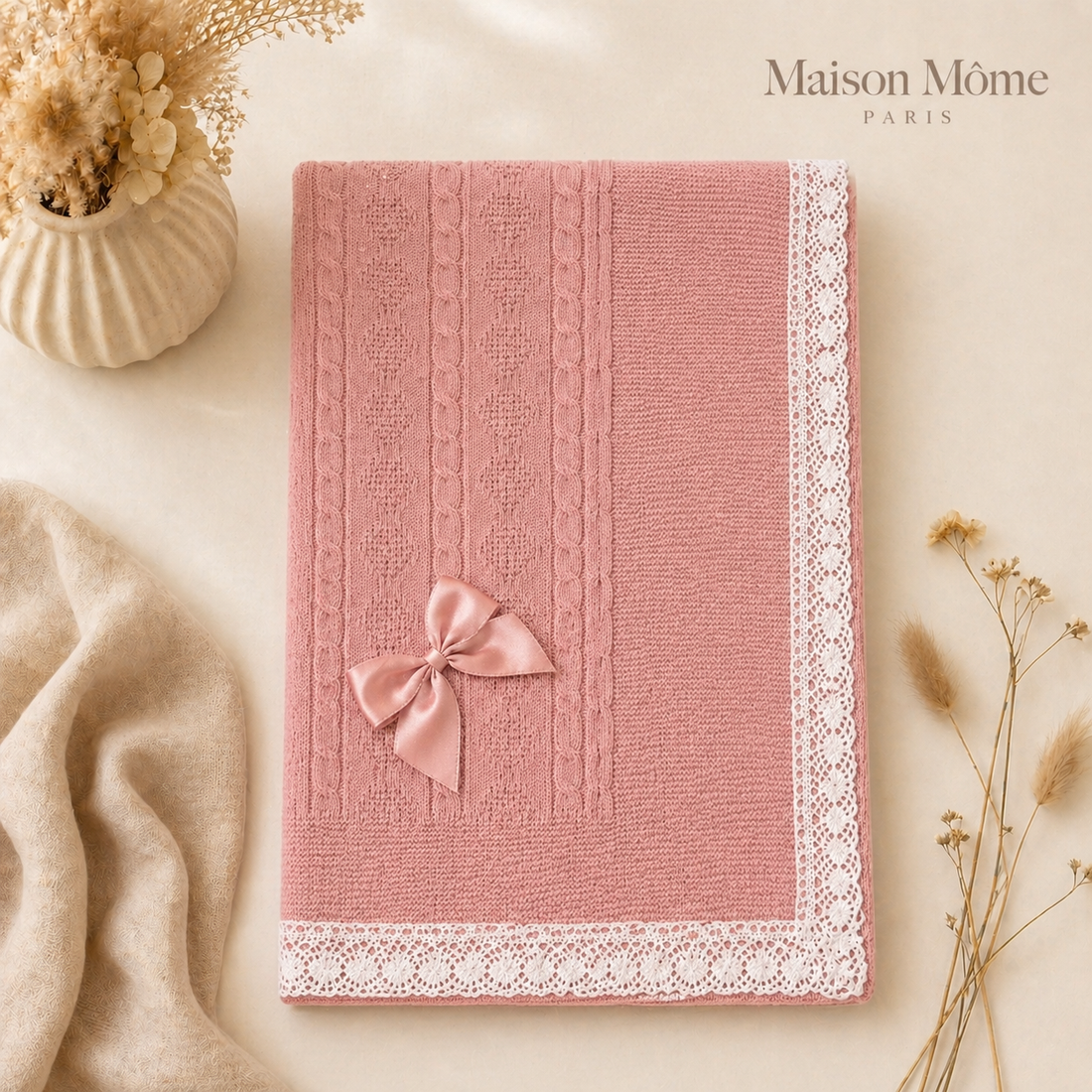 Couverture avec dentelle